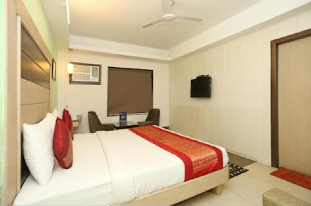 Hotel Pacific Inn Huda City Centre Gurgáon Kültér fotó