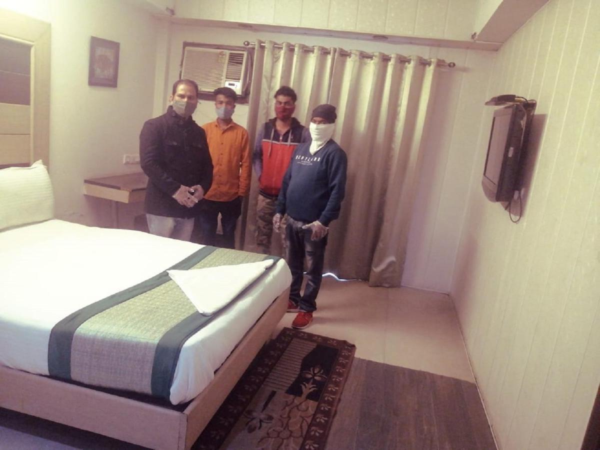 Hotel Pacific Inn Huda City Centre Gurgáon Kültér fotó