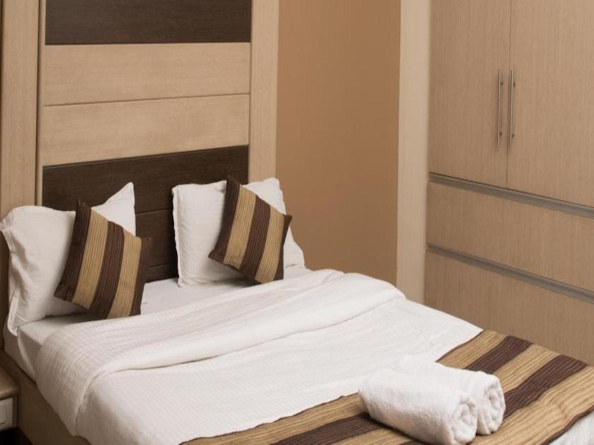 Hotel Pacific Inn Huda City Centre Gurgáon Kültér fotó