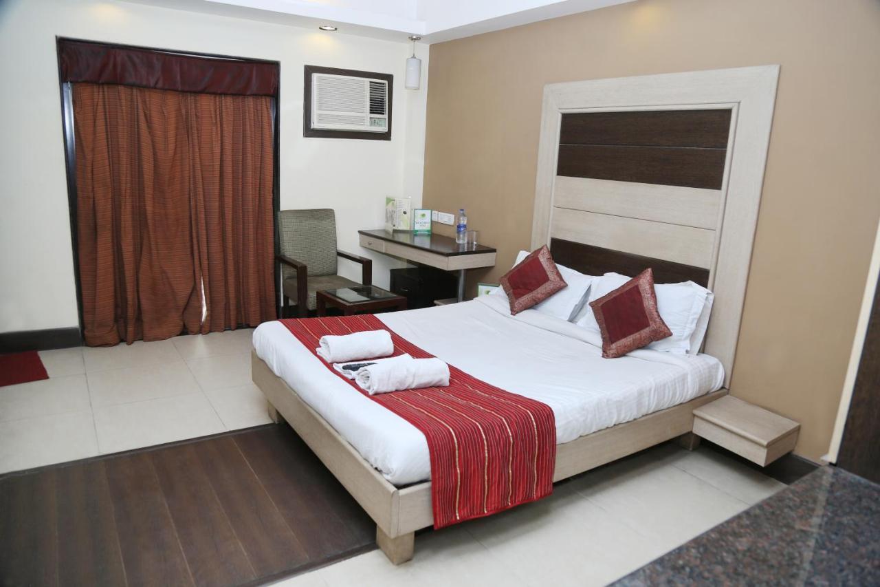 Hotel Pacific Inn Huda City Centre Gurgáon Kültér fotó