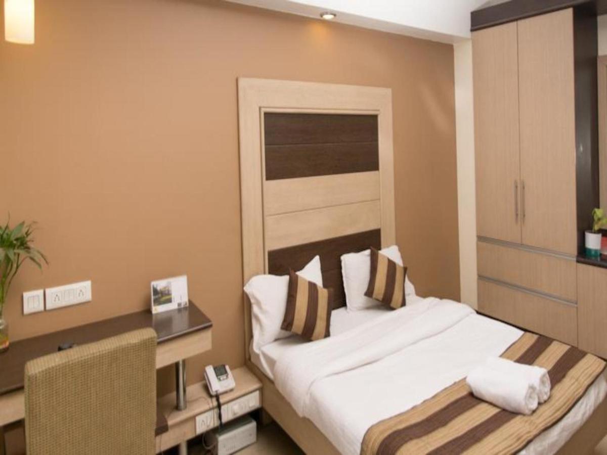 Hotel Pacific Inn Huda City Centre Gurgáon Kültér fotó