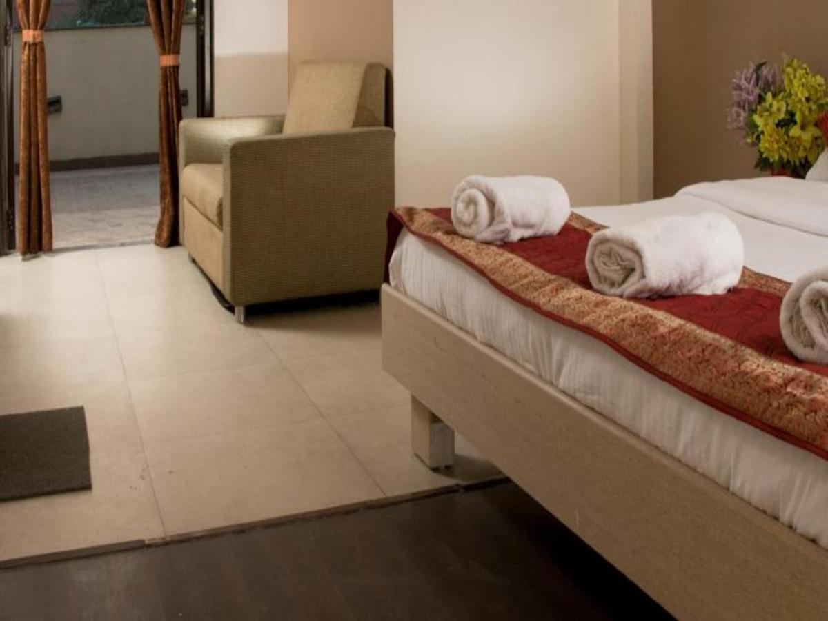 Hotel Pacific Inn Huda City Centre Gurgáon Kültér fotó