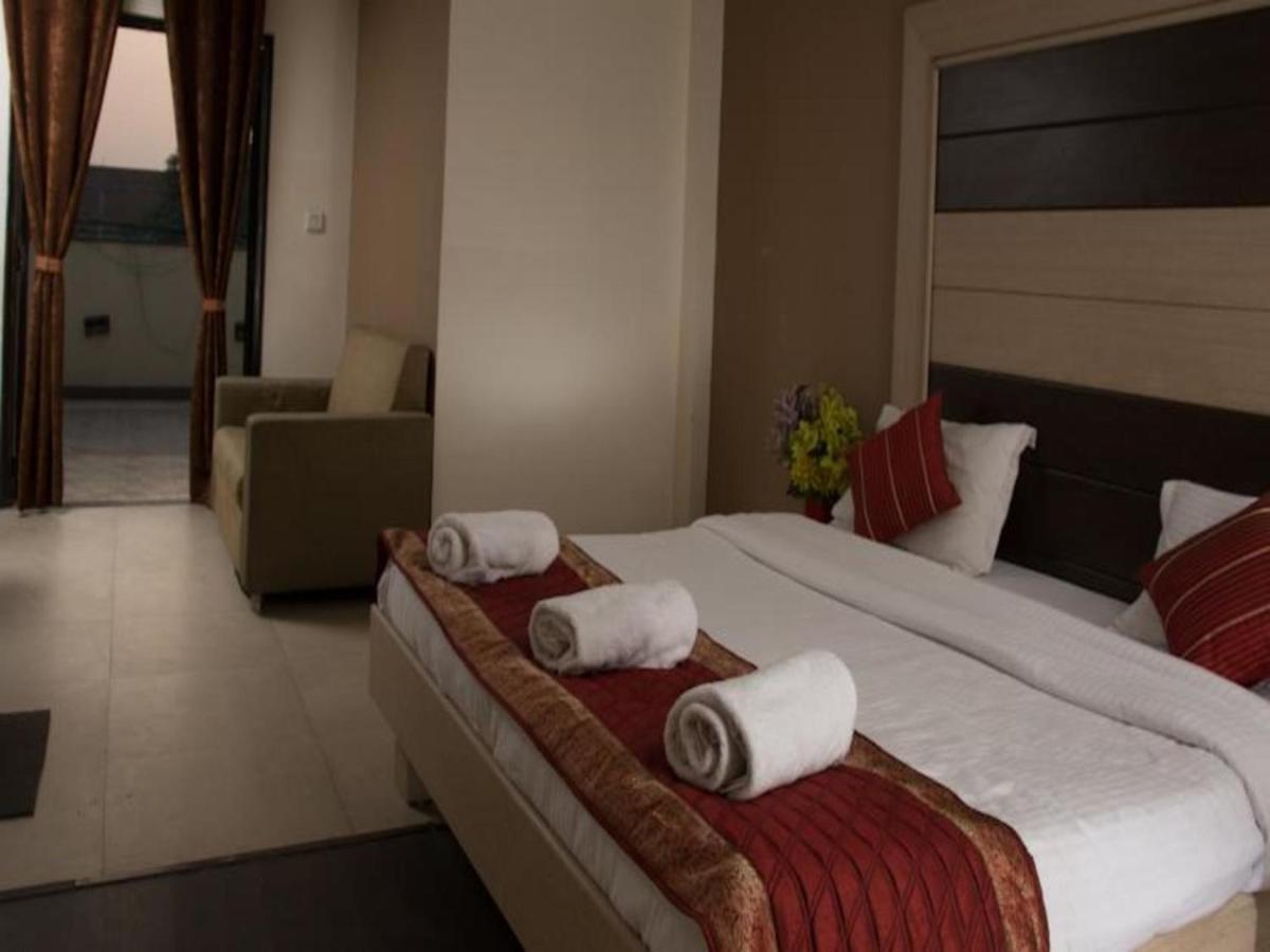 Hotel Pacific Inn Huda City Centre Gurgáon Kültér fotó